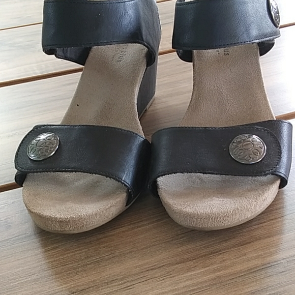Black Wedges size 8.5 Comfort Plus - Picture 4 of 6